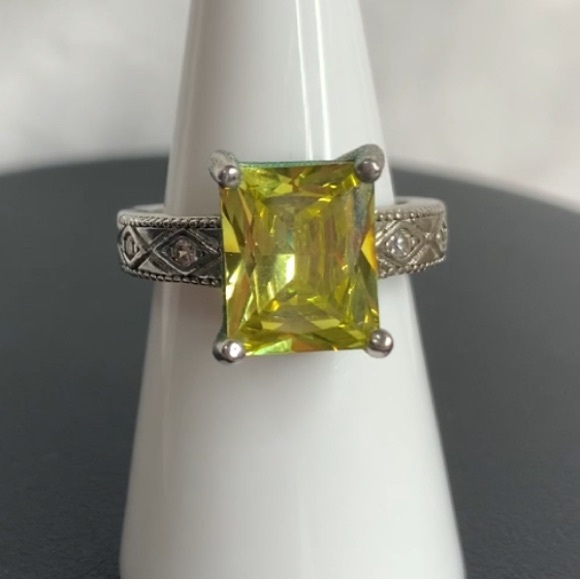 Women’s 925 Yellow Gemstone Ring, Big Huge Square Gem, Vintage Jewelry - Picture 12 of 12